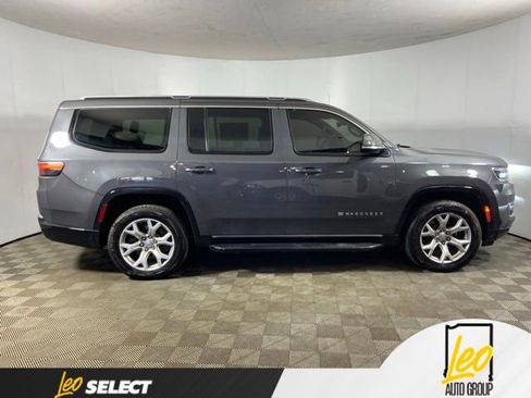 Used 2022 Jeep Wagoneer Series I w/ Premium Group I AWD/4WD image 5