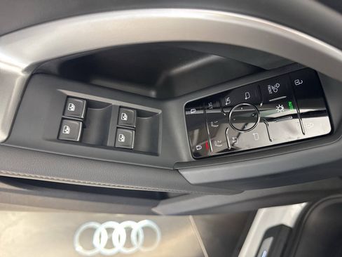 Used 2025 Audi Q5 Premium Plus w/ Premium Plus AWD/4WD image 32