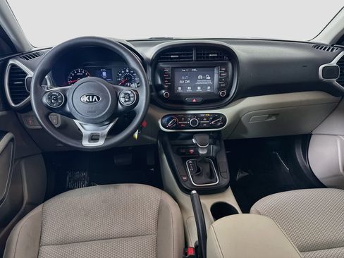 Used 2021 Kia Soul LX FWD image 17