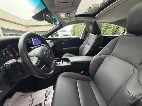 Used 2023 Lexus ES 350 w/ Premium Package FWD image 2