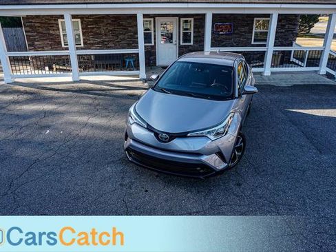 Used 2018 Toyota C-HR XLE image 3