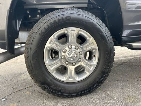 Used 2024 RAM 2500 Big Horn w/ Sport Appearance Package image 18