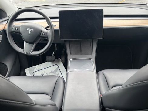 Used 2024 Tesla Model Y Long Range image 29