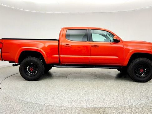 Used 2016 Toyota Tacoma TRD Sport w/ Towing Package AWD/4WD image 4