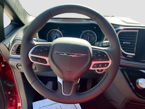 New 2026 Chrysler Pacifica Select image 14