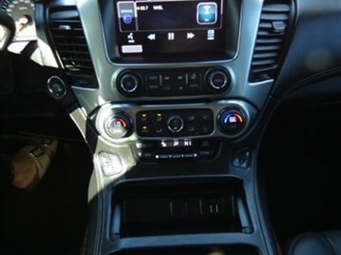 Used 2015 Chevrolet Suburban LTZ image 33