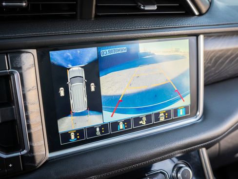 Used 2021 GMC Yukon XL Denali image 23