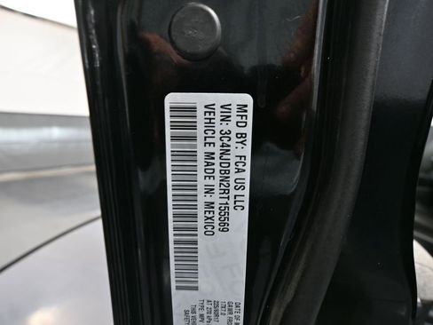 Used 2024 Jeep Compass Latitude w/ Convenience Group AWD/4WD image 50