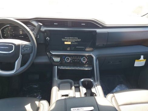 New 2026 GMC Sierra 2500 Denali w/ Denali Reserve Package AWD/4WD image 15