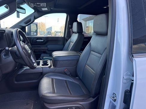 Used 2023 GMC Sierra 3500 Denali image 9