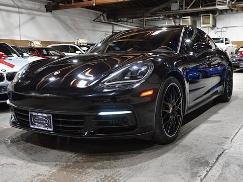 Used 2018 Porsche Panamera 4S AWD/4WD image 3