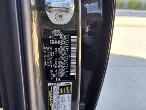 Used 2022 Kia Telluride EX image 30