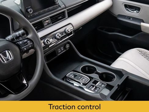 Used 2023 Honda Pilot LX image 12