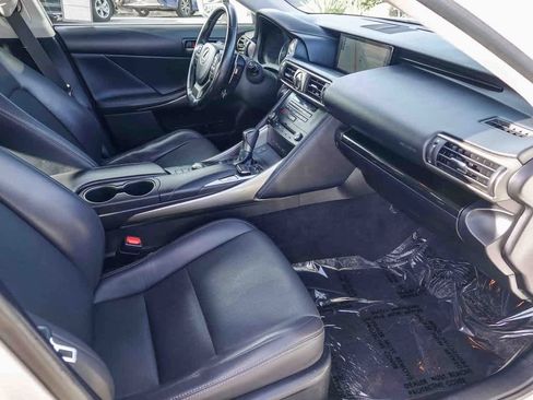 Used 2018 Lexus IS 300 image 15