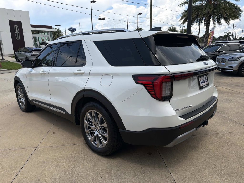 Certified 2025 Ford Explorer Platinum RWD image 6