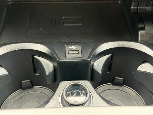 Used 2024 BMW 230i Coupe w/ Convenience Package RWD image 21
