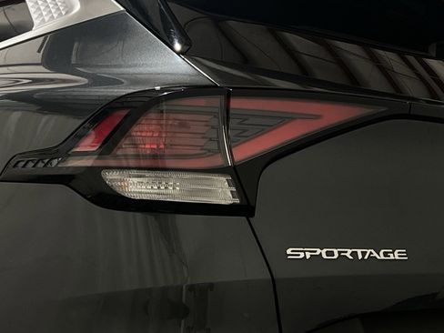 Used 2023 Kia Sportage EX AWD/4WD image 14