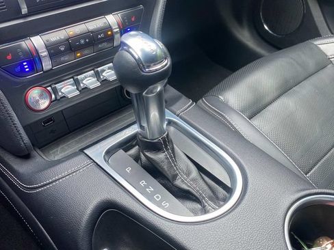 Used 2022 Ford Mustang GT Premium w/ Equipment Group 401A RWD image 29