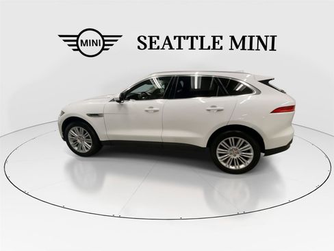 Used 2018 Jaguar F-PACE Portfolio image 7