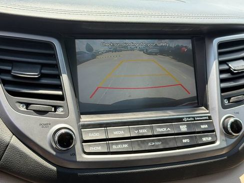 Used 2016 Hyundai Tucson Limited w/ Option Group 03 FWD image 17