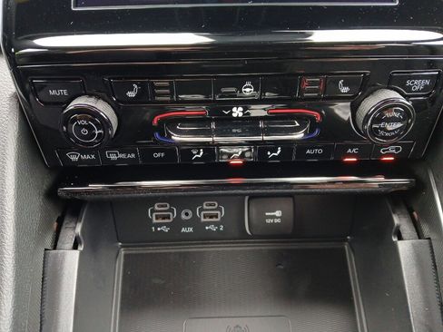 New 2025 Jeep Grand Cherokee L Laredo w/ Luxury Tech Group I image 44