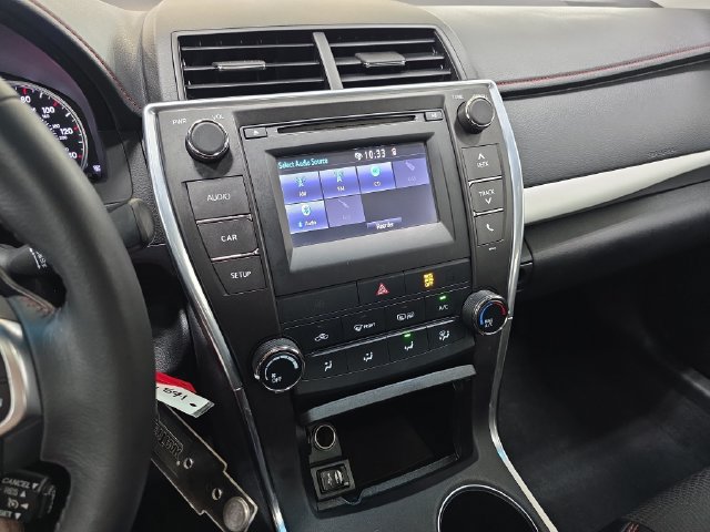 Used 2016 Toyota Camry SE w/ Moonroof Package FWD image 20