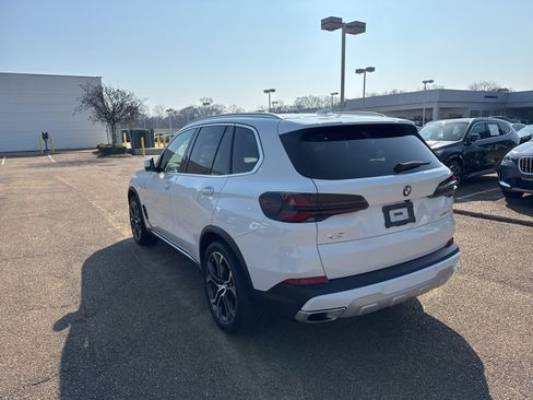 Certified 2024 BMW X5 sDrive40i w/ Parking Assistance Package image 7