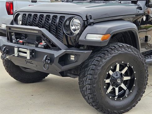 Used 2020 Jeep Gladiator Sport w/ Quick Order Package 24S AWD/4WD image 7