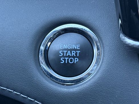 Certified 2022 Toyota Highlander Platinum image 26