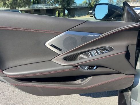 Used 2022 Chevrolet Corvette Stingray Premium Conv w/ Z51 Performance Package RWD image 17