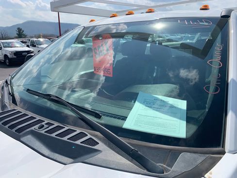 Used 2019 Ford F350 XL w/ Power Equipment Group image 4