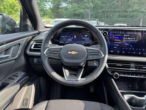 Used 2026 Chevrolet Traverse LT w/ Sun and Wheel Package AWD/4WD image 23