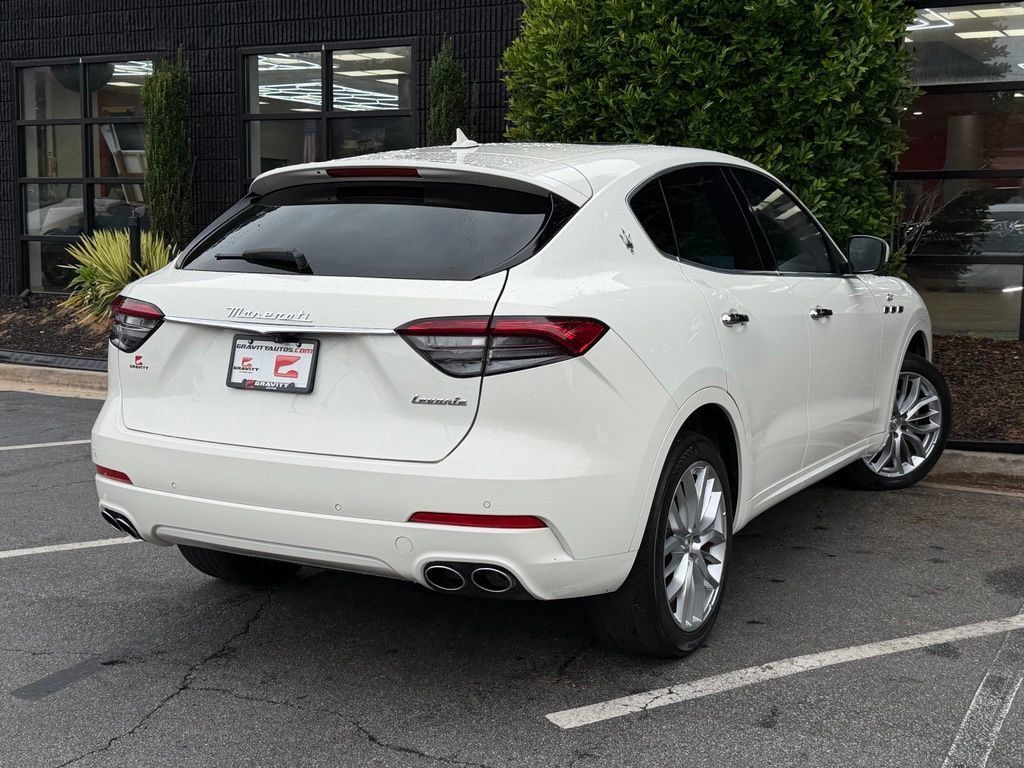 Used 2022 Maserati Levante GT AWD/4WD image 12