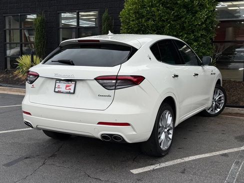 Used 2022 Maserati Levante GT AWD/4WD image 12
