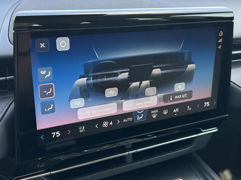 New 2026 Lincoln Nautilus Premier image 17