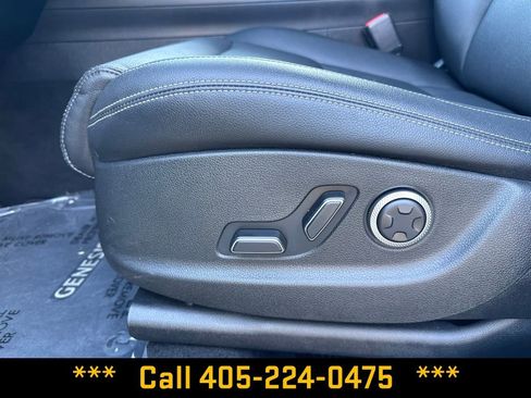 Used 2025 Genesis GV70 2.5T AWD/4WD image 13