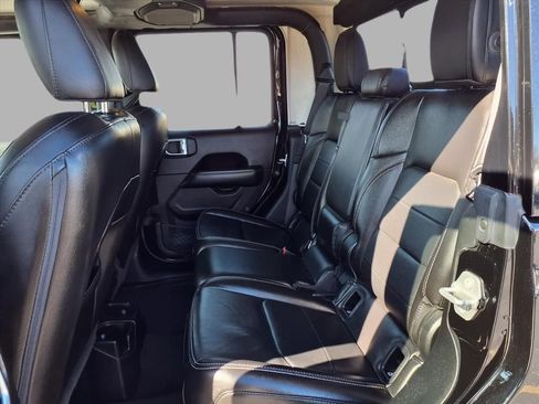 Used 2020 Jeep Gladiator Overland image 24