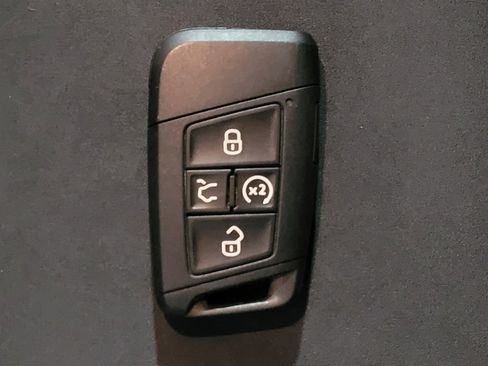 Used 2023 Volkswagen Taos SE w/ Black Wheel Package FWD image 32