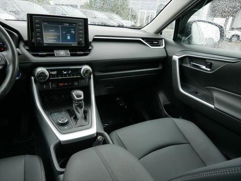 Certified 2022 Toyota RAV4 XLE Premium AWD/4WD image 14
