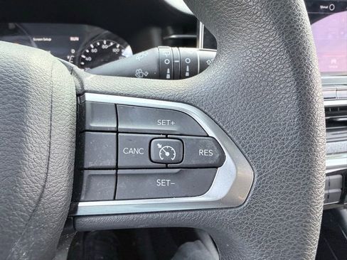 Used 2023 Jeep Compass Sport image 14