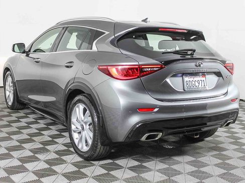 Used 2018 INFINITI QX30 Premium w/ Navigation Package image 6
