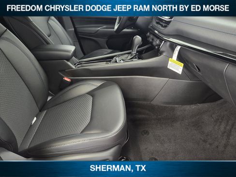 New 2026 Jeep Compass Latitude image 9