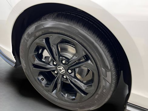 New 2025 Honda Accord SE image 11