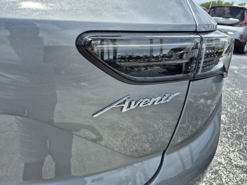 Used 2025 Buick Envision Avenir AWD/4WD image 11