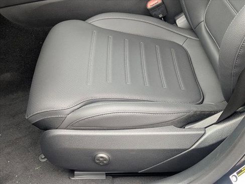 New 2025 Mercedes-Benz C 300 Sedan image 4