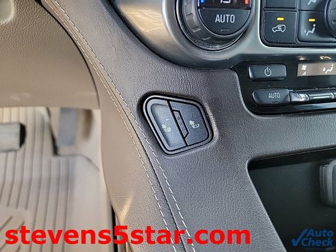 Used 2020 Chevrolet Suburban LT image 18