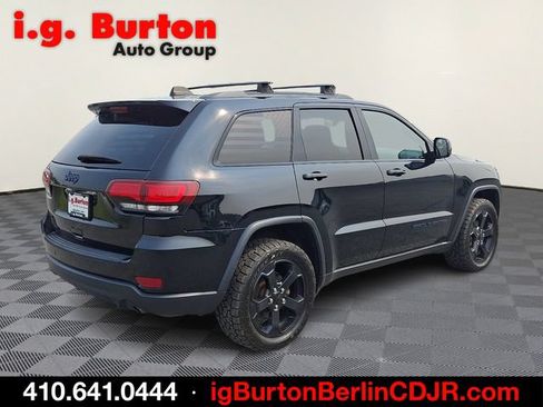 Used 2018 Jeep Grand Cherokee Laredo AWD/4WD image 6