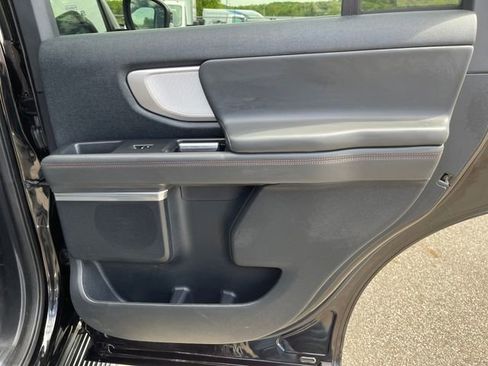 Used 2025 Ford Expedition Active AWD/4WD image 43