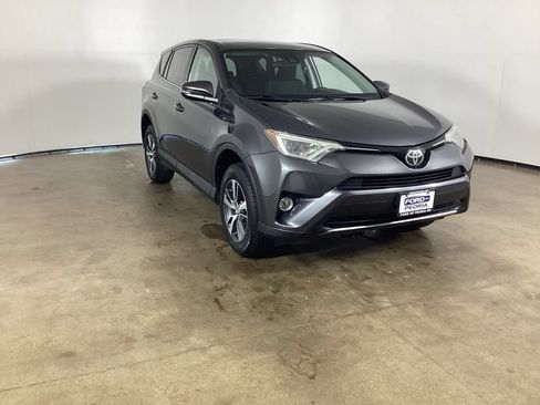 Used 2018 Toyota RAV4 XLE FWD image 3