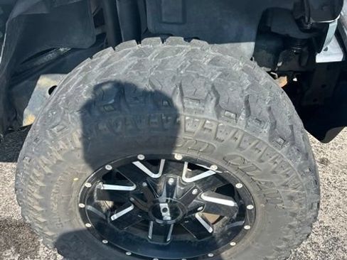 Used 2017 Jeep Wrangler Unlimited Sport w/ Connectivity Group AWD/4WD image 32
